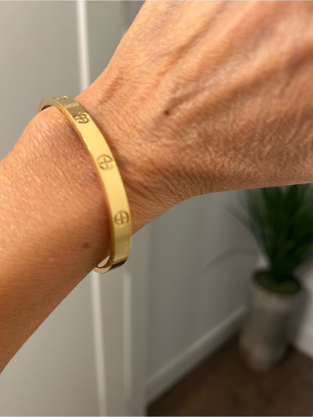 Gold Women's Hinged Bangle Bracelet